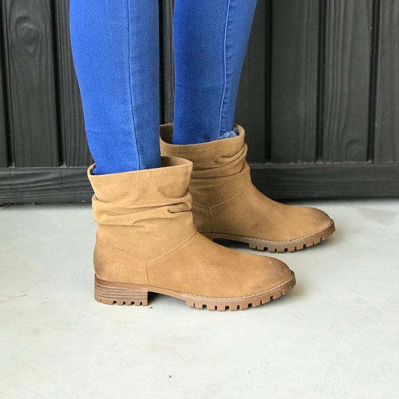 Tan Distressed Slouchy Lug Sole Combat Boots - Picture 4 of 8